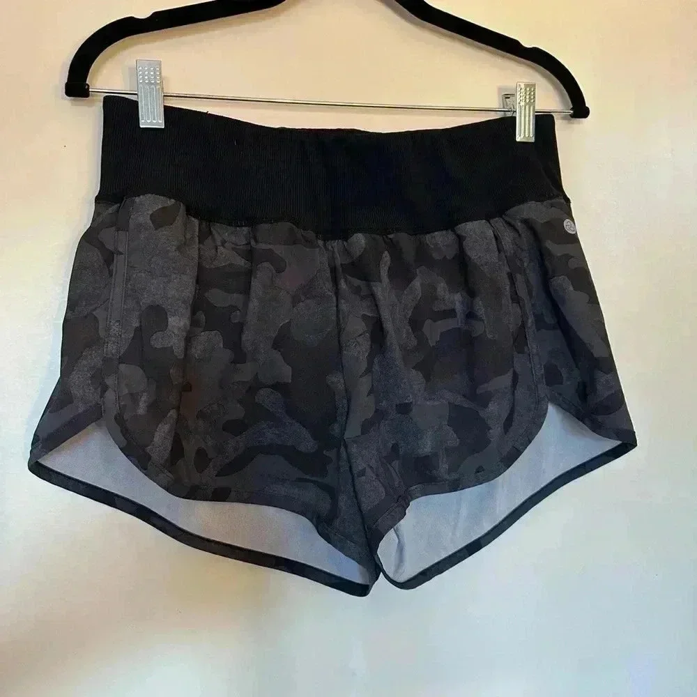 ZELLA Streamline Camo Print Shorts in Size Medium